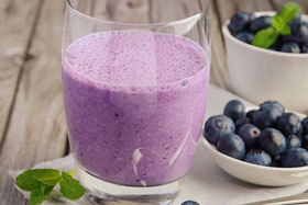 Osteoporose-Rezept für Beeren-Smoothie - Ein leckerer und nährstoffreicher Weg, um Knochen zu stärken